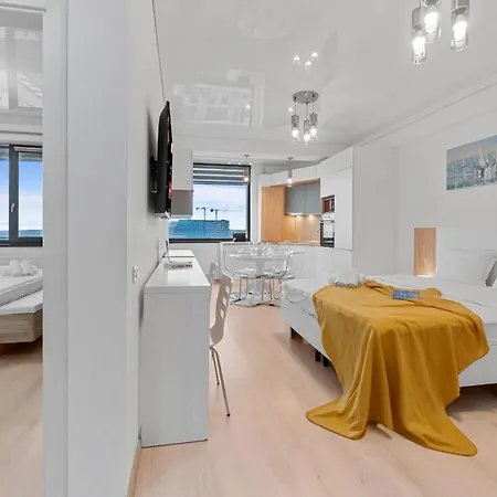 2bdr With Sea View & Pool Access Apartment *