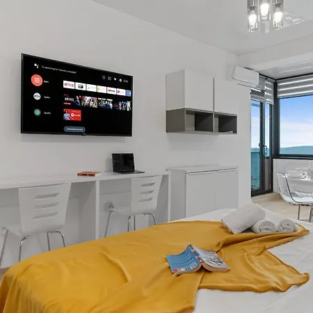 2bdr With Sea View & Pool Access * Navodari